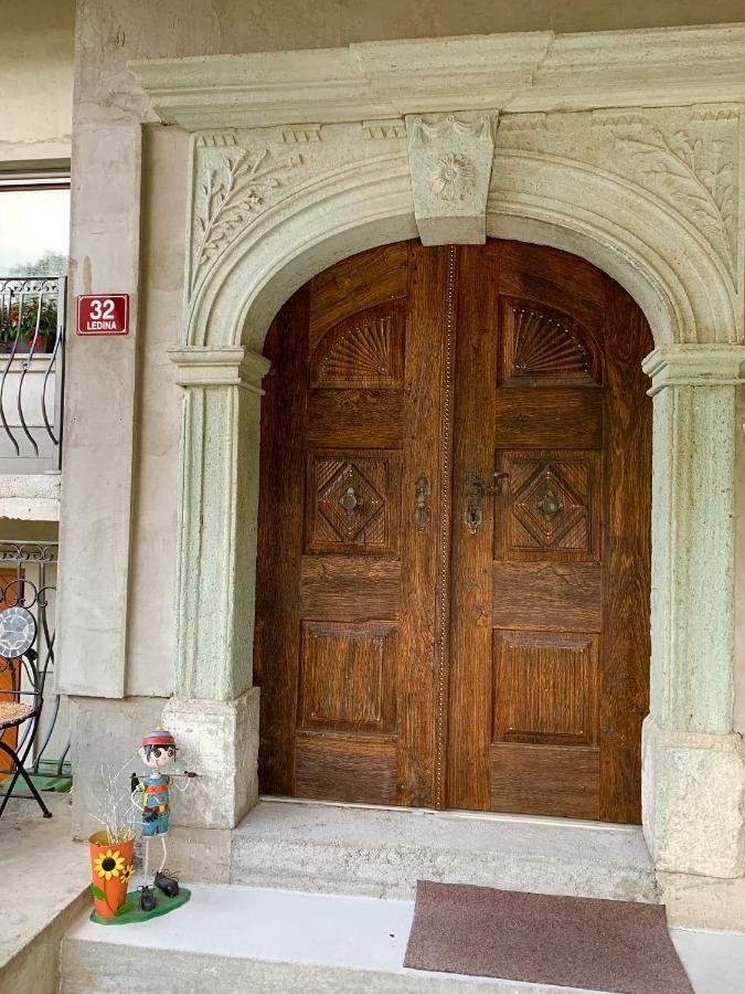 Status Apartments بليد المظهر الخارجي الصورة
